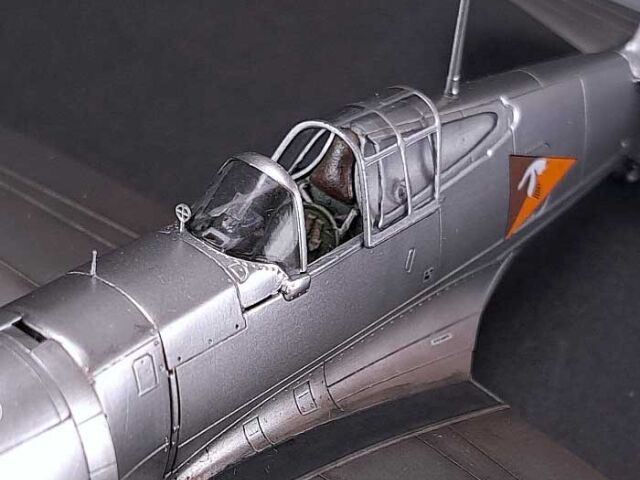 How to give a plastic model a mirror-like shine with Tamiya polishing compounds?